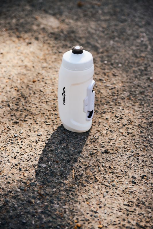Fidlock TWIST Drikkeflaske 590ml + Sykkelbase POLAR WHITE EDITION